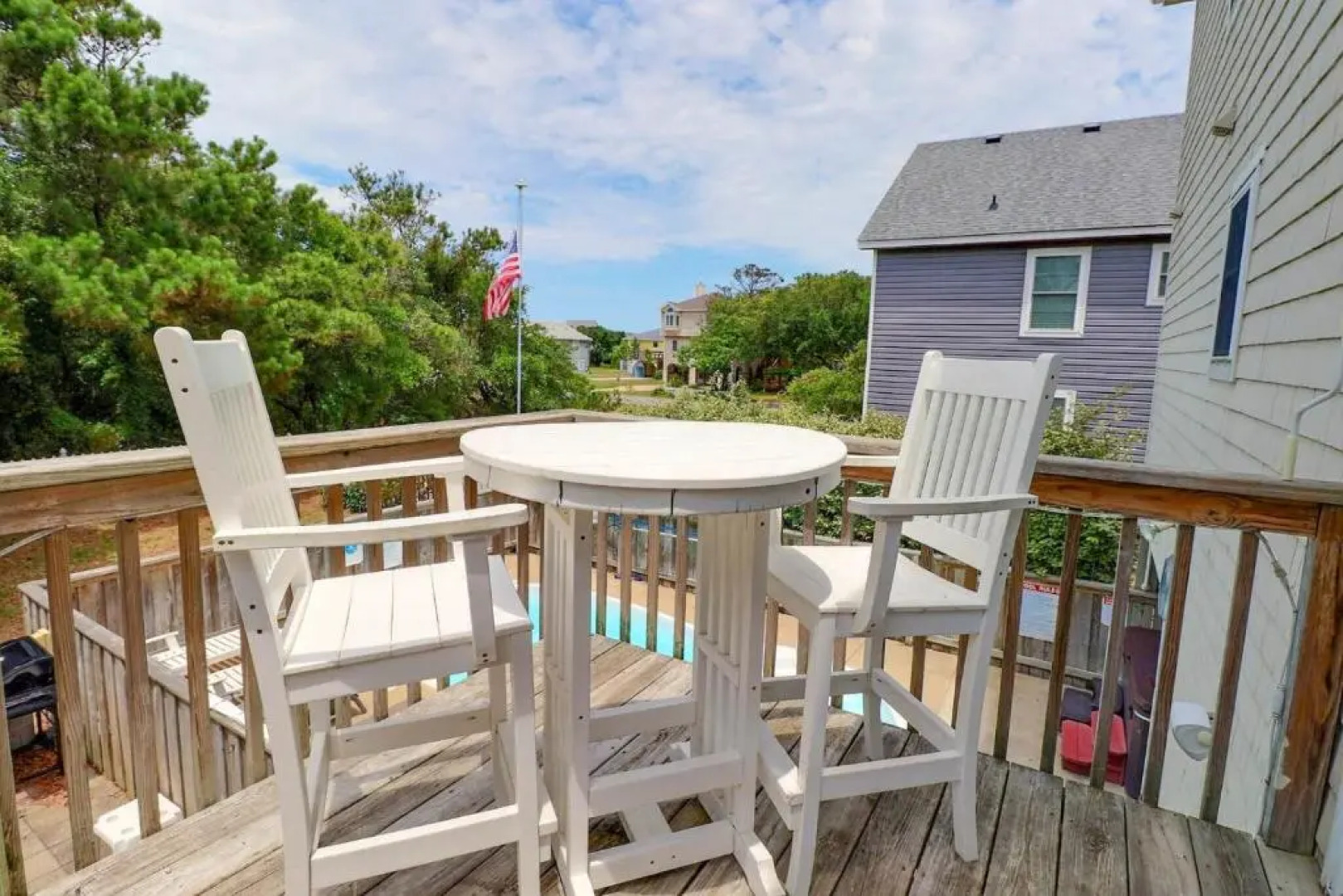 6061 - Bark O Lounge