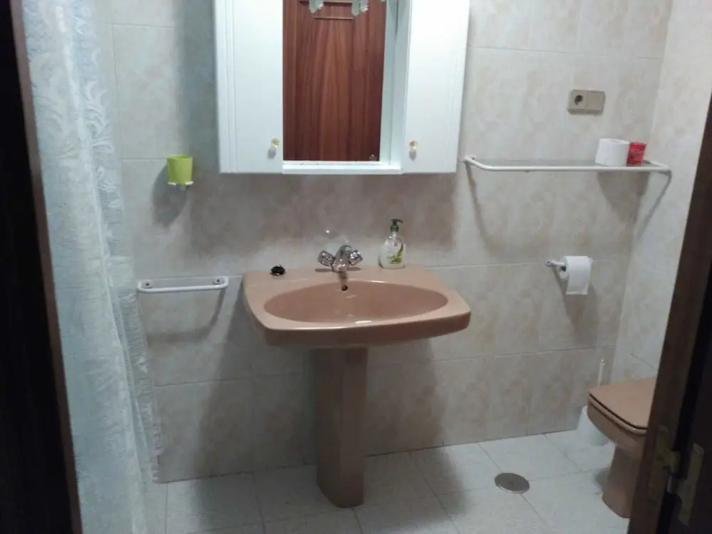 Amplio piso con garaje y vistas al mar