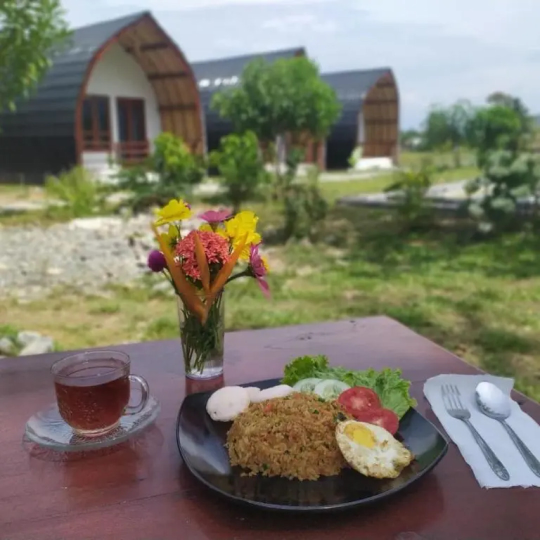 Gino's Place - Bungalows and Restaurant