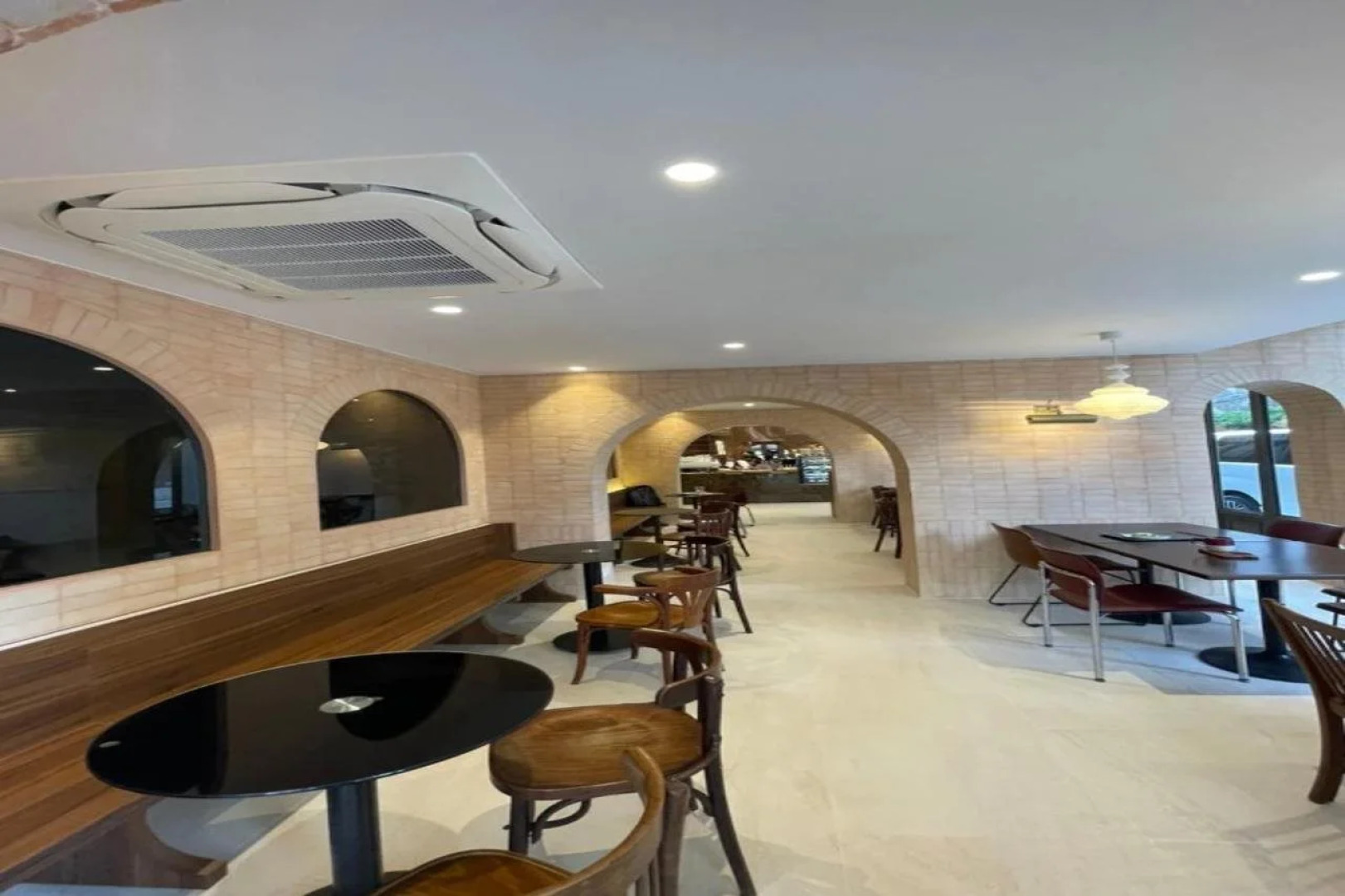 The Quarter Ploenchit by UHG