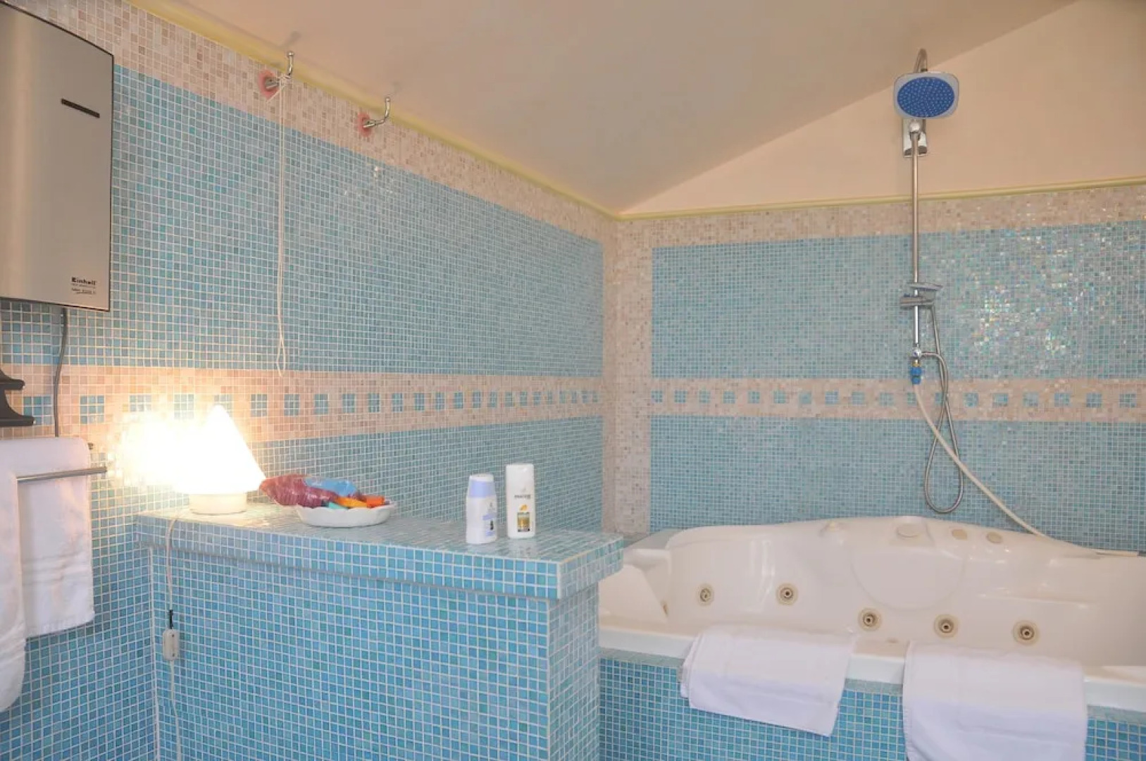 Very Cozy, Comfortable "lanthana" Villa on 2 Floors, Independent