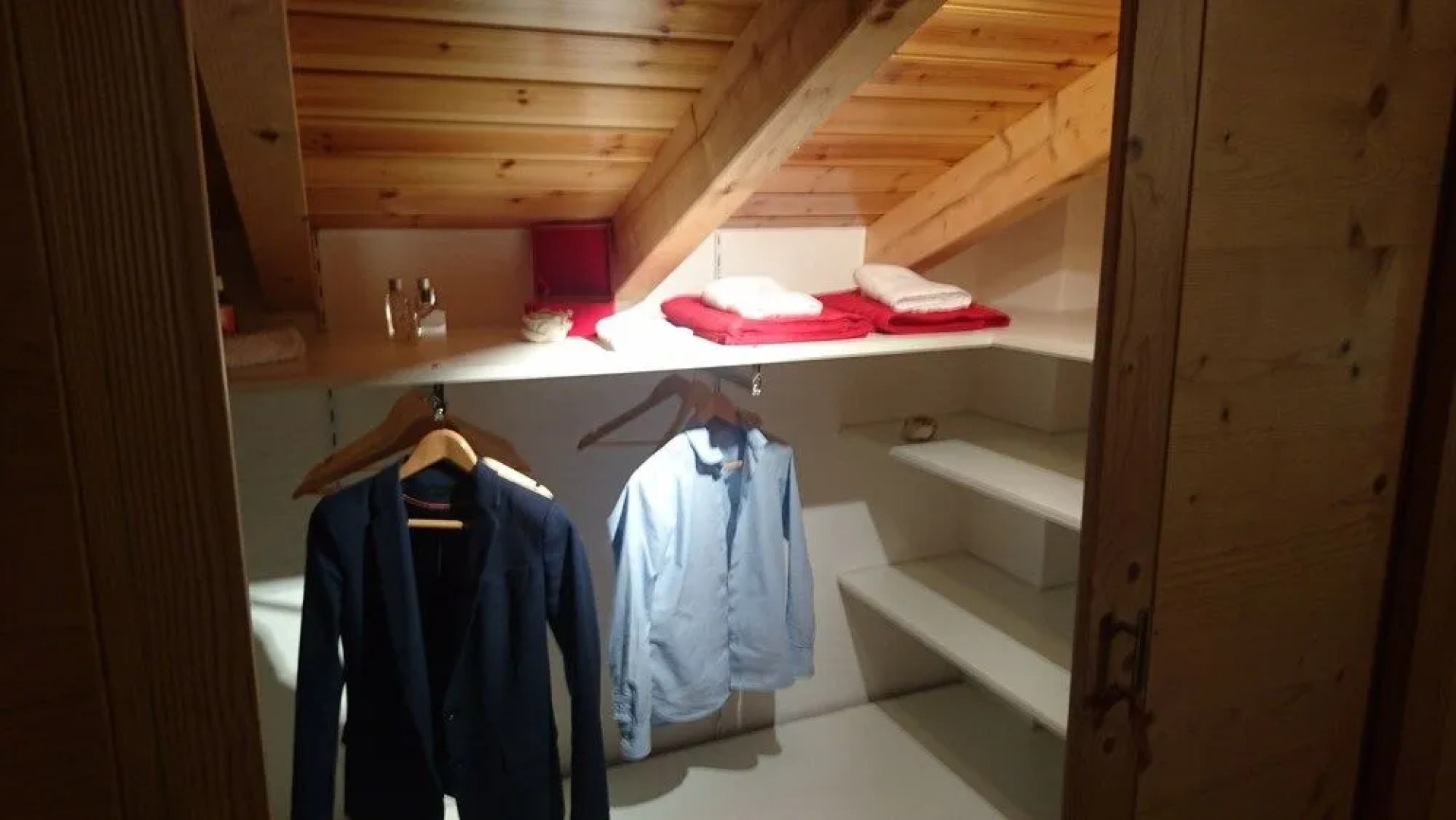 LOYEHILL Chalet. Swiss Alps Escape