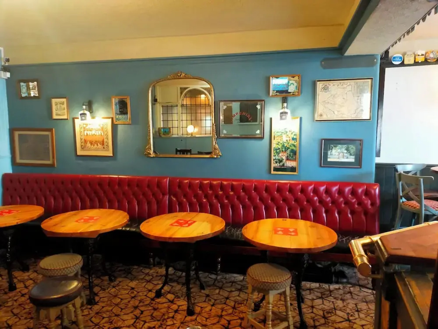 OYO The Victorian Tap B&B