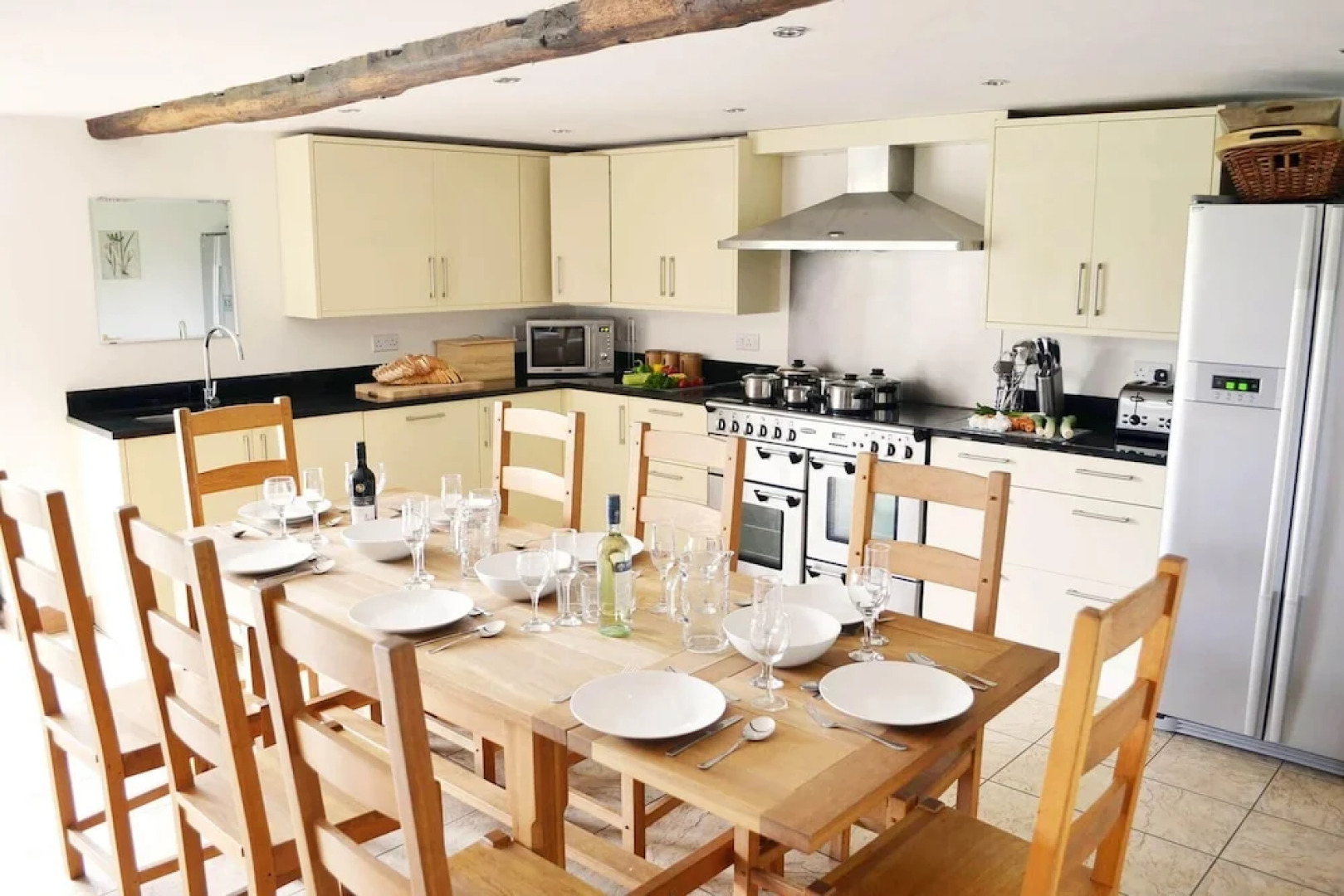Beautifully converted 400-year-old threshing barn. Pet-friendly.