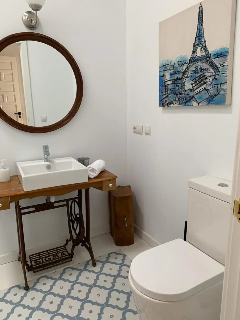 Astarte House 12 pax