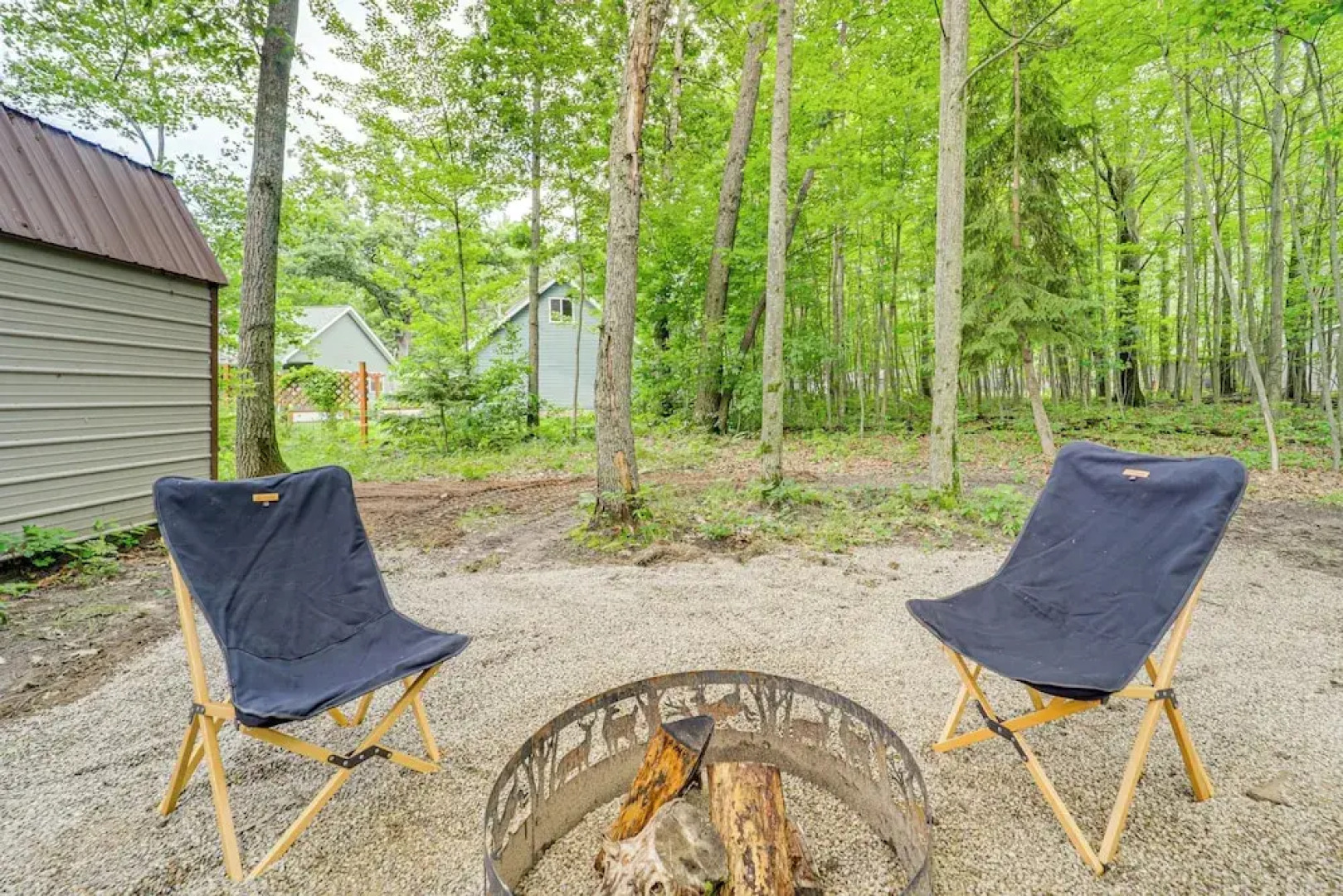 Roscommon Chalet w/ Hot Tub Near Higgins Lake!