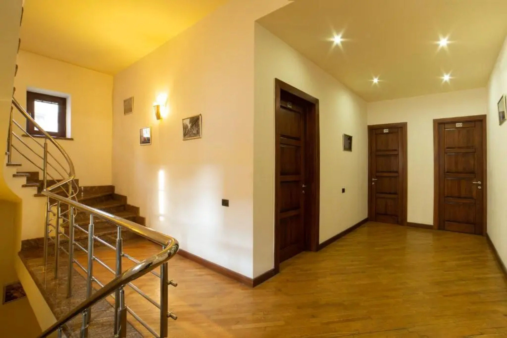 Сити Отель (City Hotel)