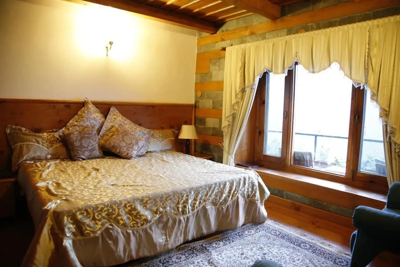 Himalayan Kothi Kais