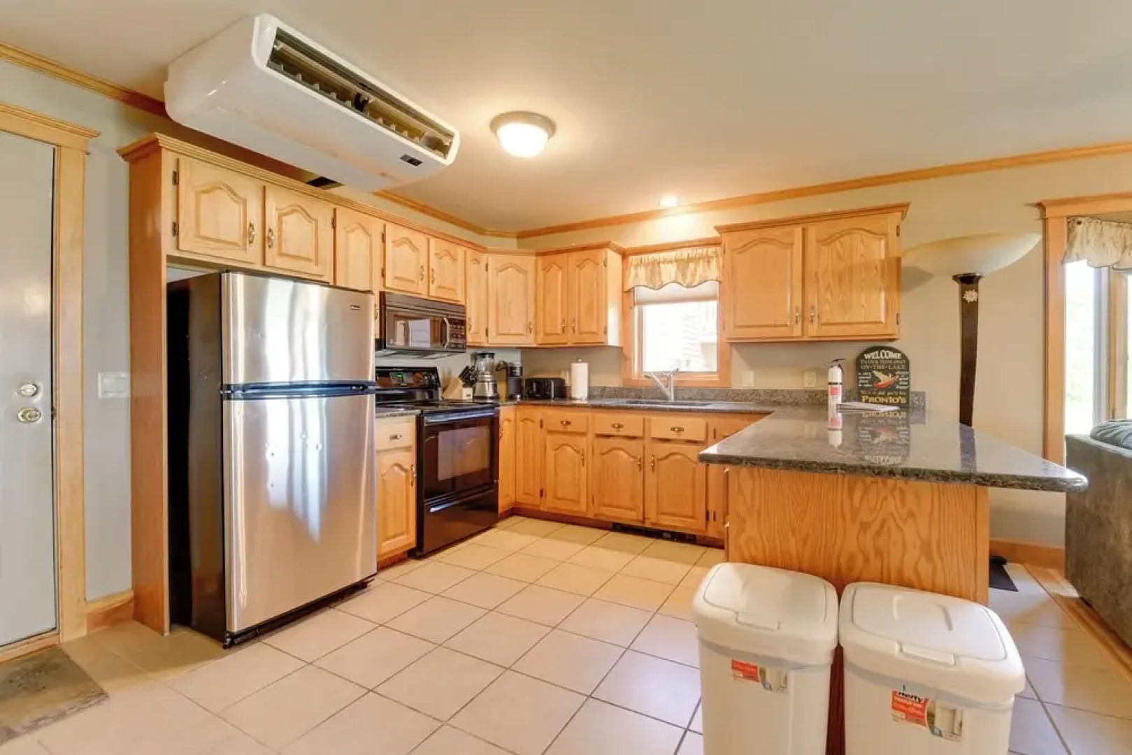 Pool Access: Waterfront Lake Memphremagog Condo!