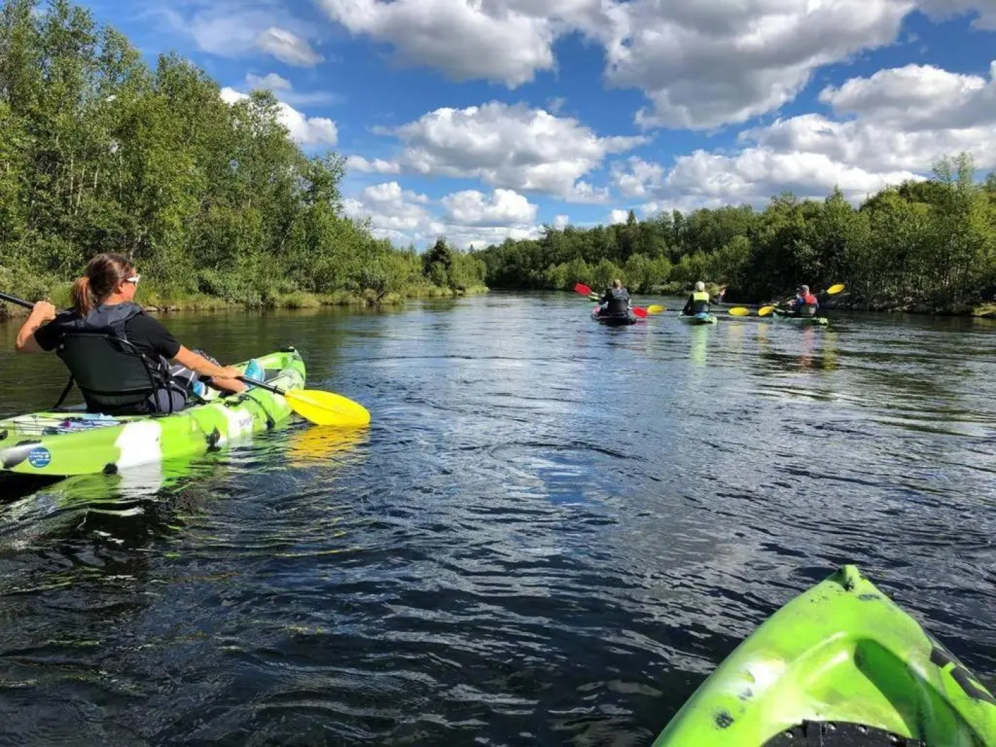 Golsfjellet - Bualie, milevis med sykkelveier, fiske og vannaktivitet, ski inn/ut til alpinanlegg og langrennsløyper.
