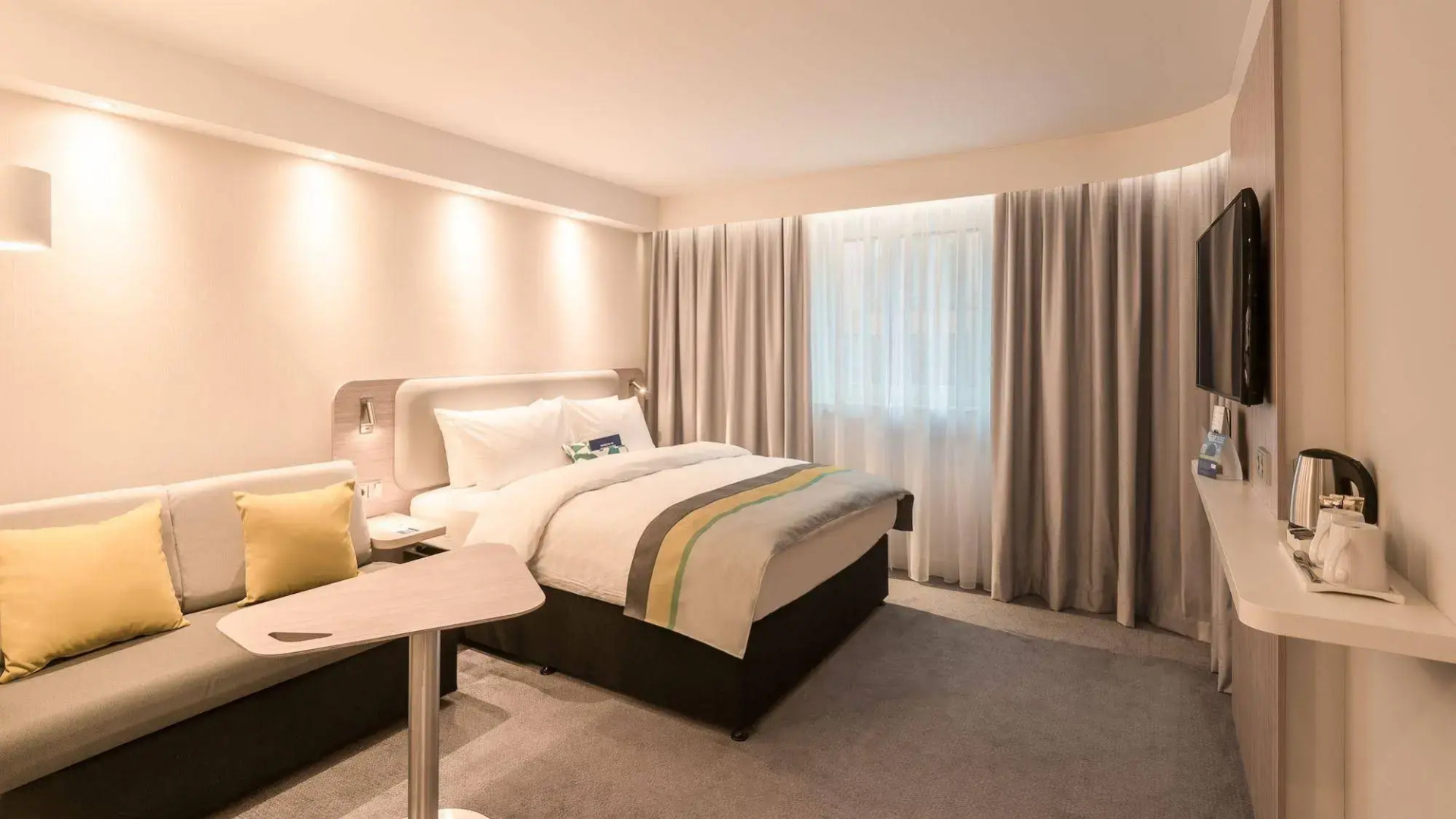 Premier Inn Cologne City Sud Hotel