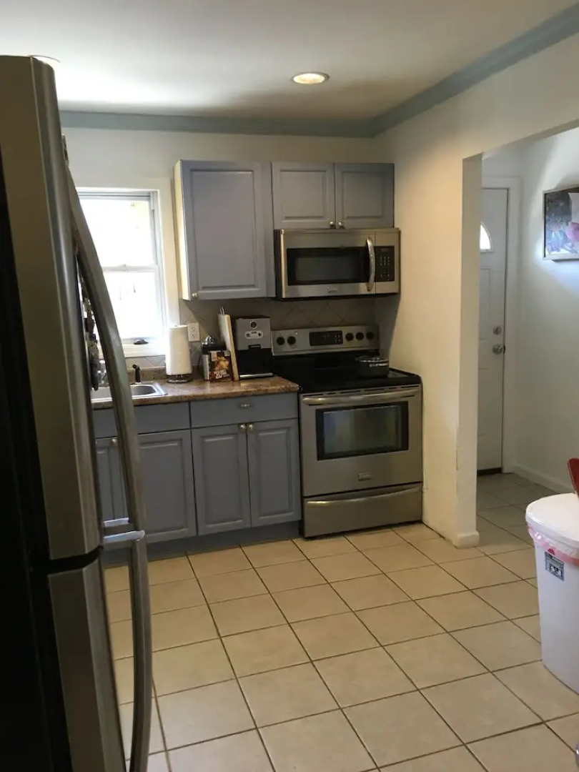 Brushwood House by Smith Point Beach