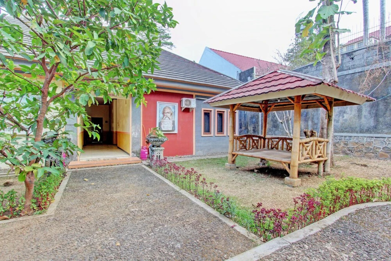 Hotel O Mtc Bunk Bed