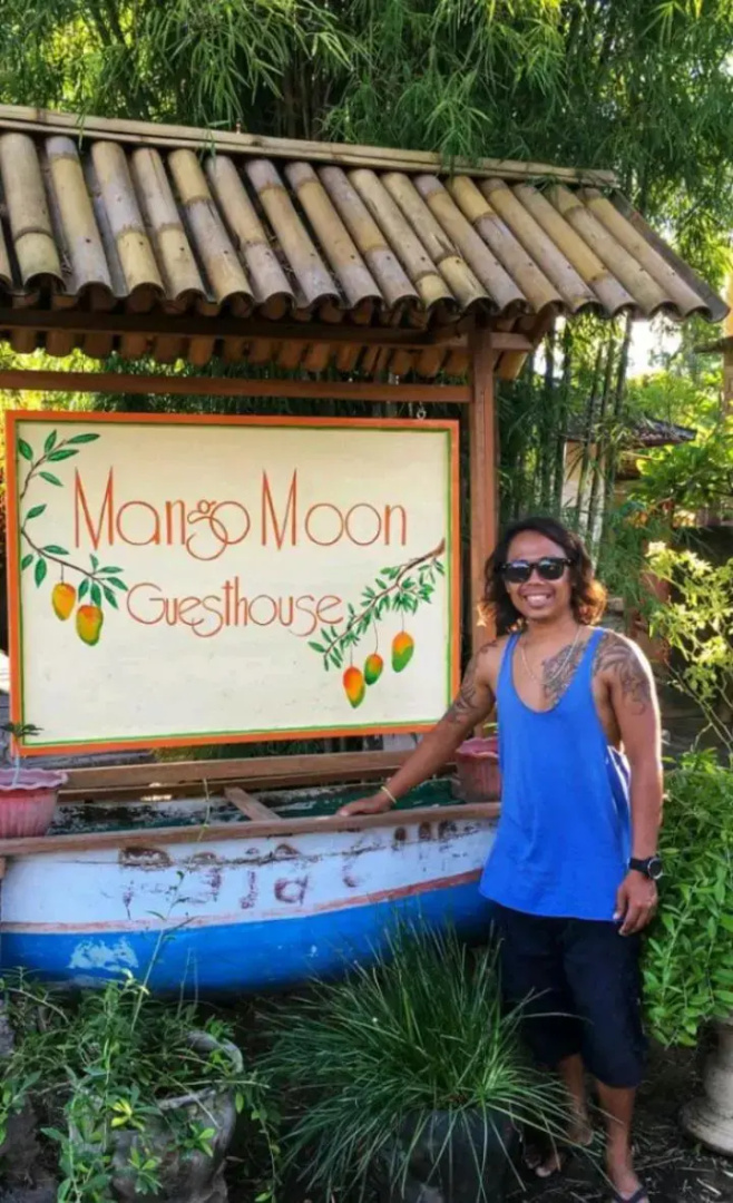 Mango Moon