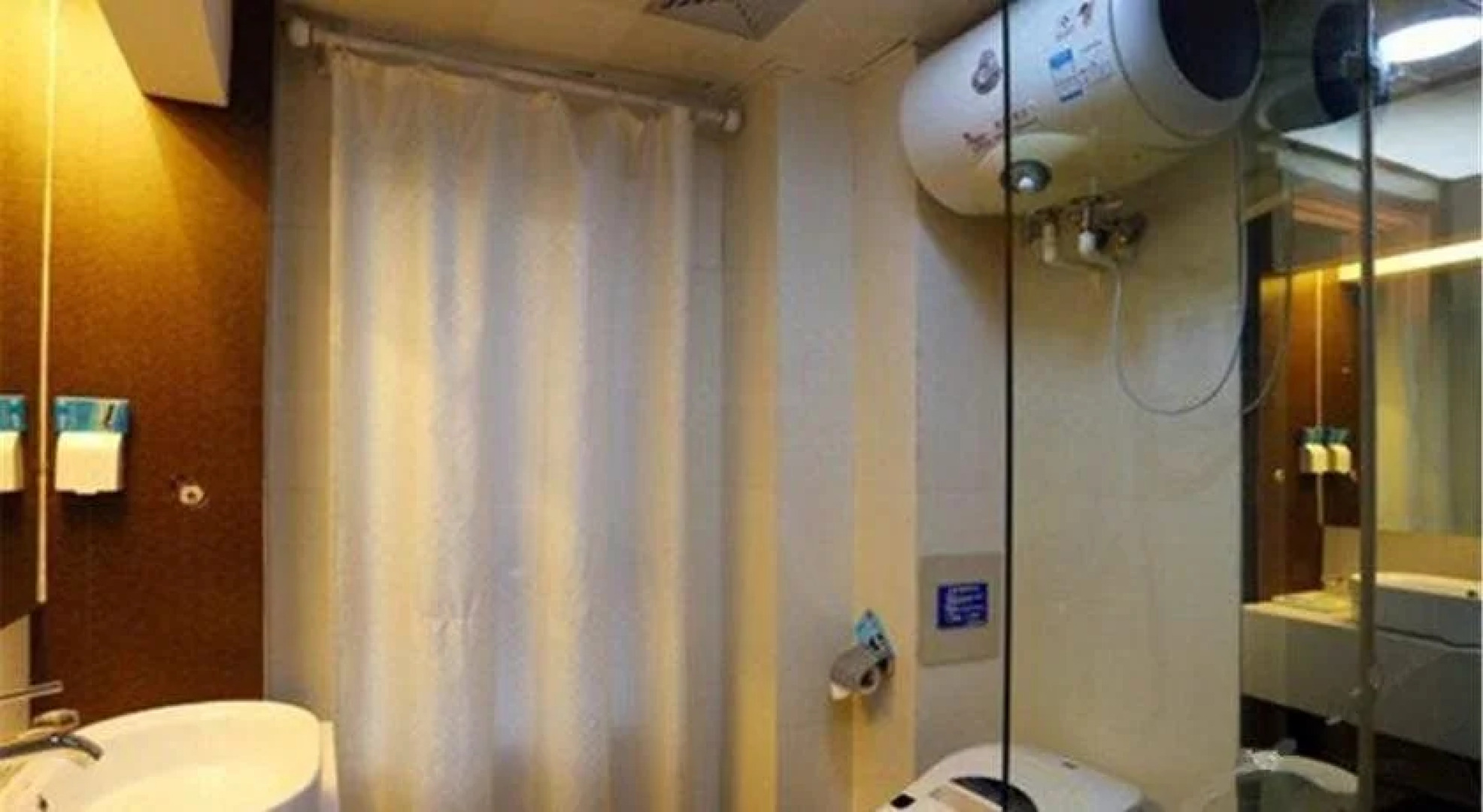 TA9 Rengency Fiesta Holiday Hotel