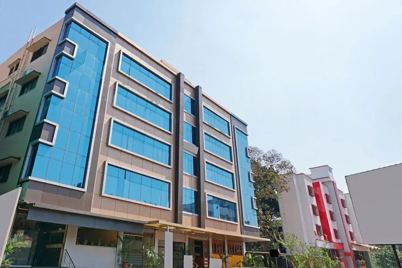 Hotel Navalai Pride By OYO Rooms