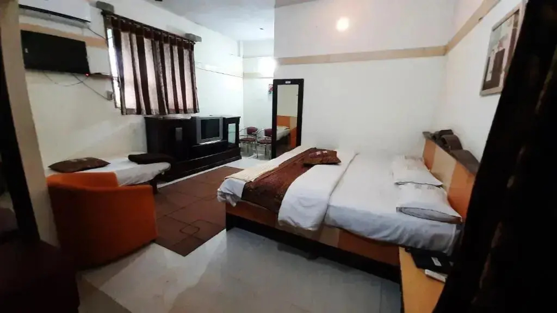 Royal Mughal by OYO Rooms