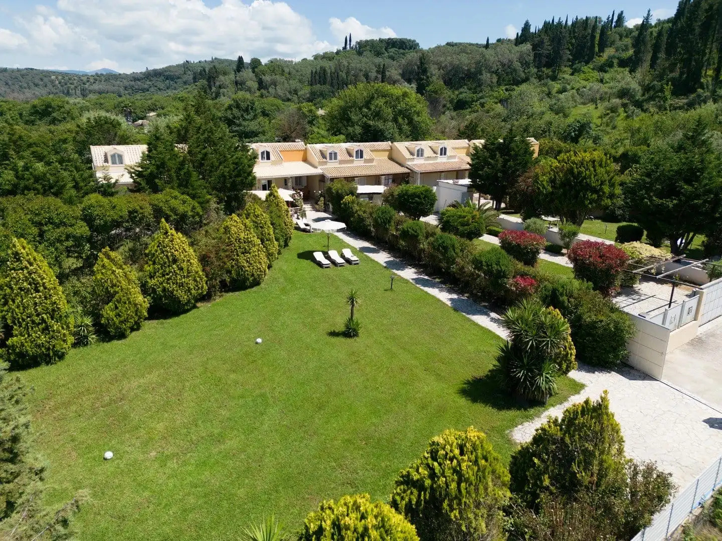 Peroulades Luxury Villa