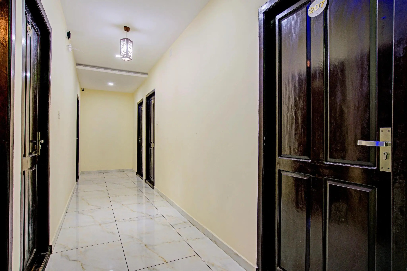 OYO Flagship 77876 Amigo Suites