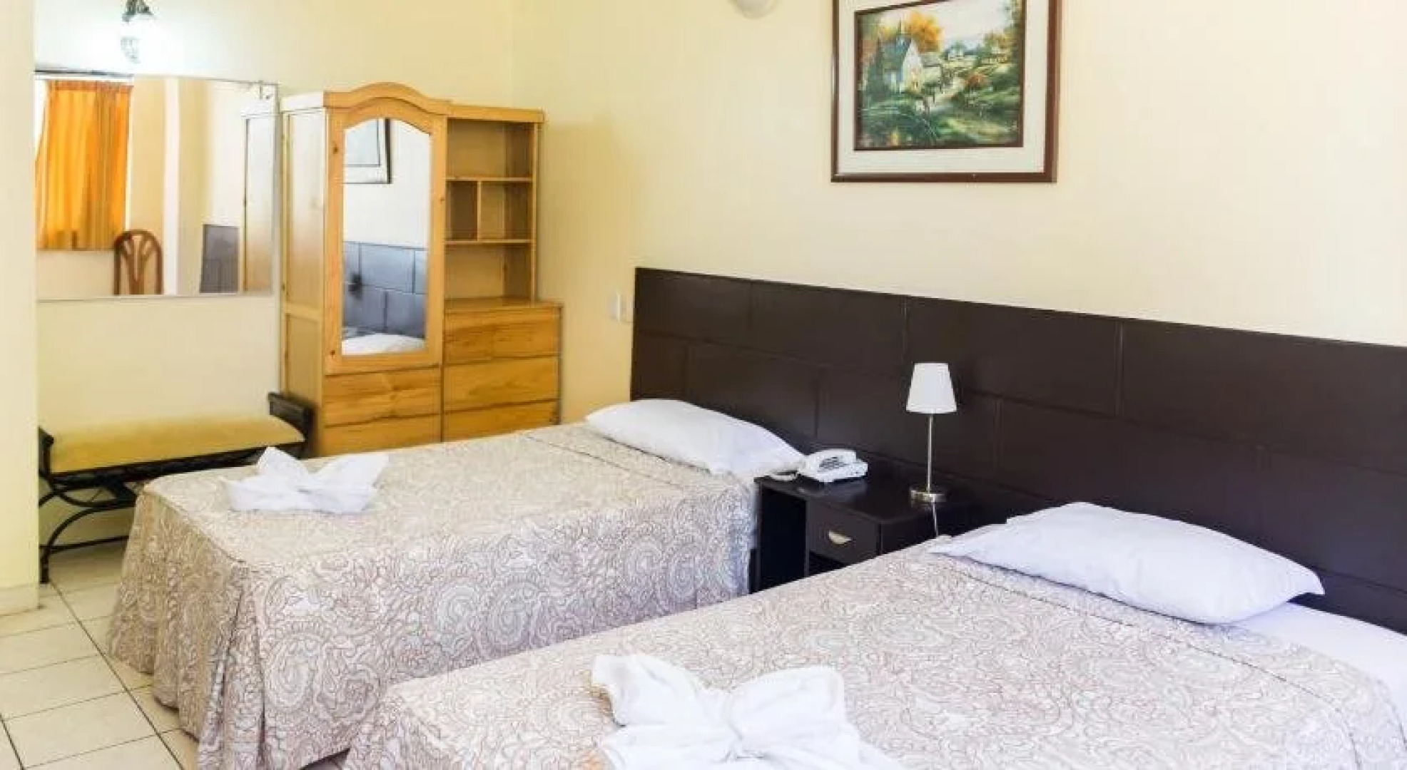 La Posada de Lobo Hotel & Suites