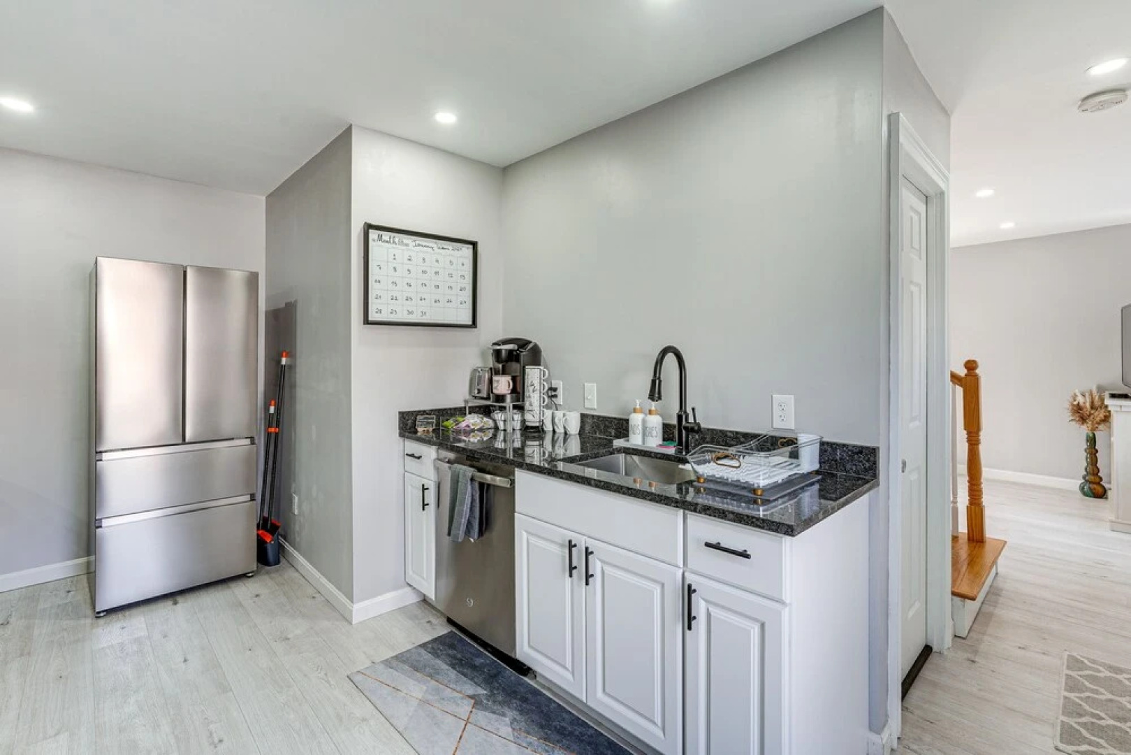 Coastal Lynn Escape w/ Fireplace: 3 Mi to Beaches