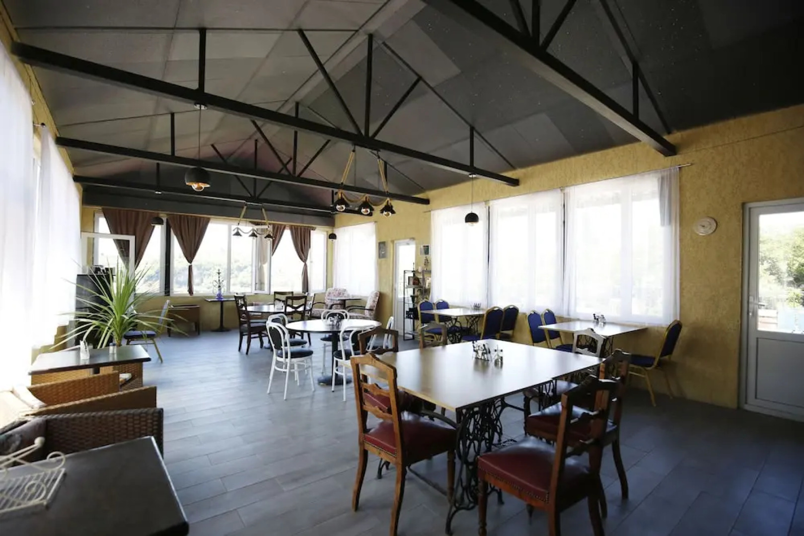 Отель «Зеленый цветок»