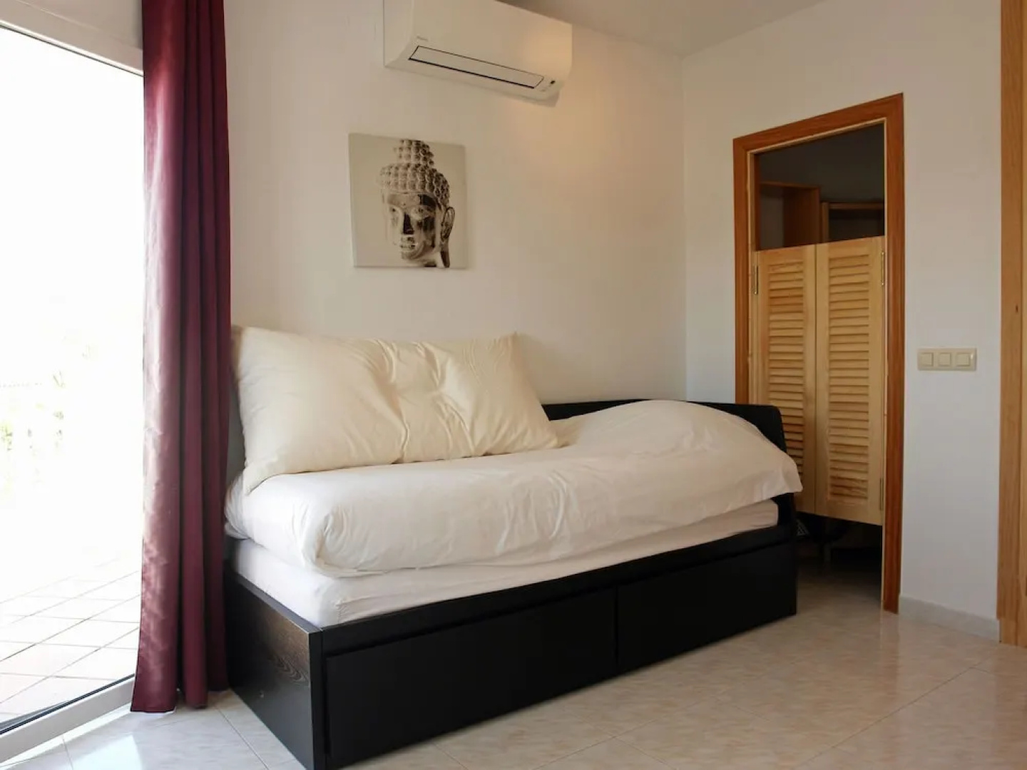 Delightful Villa in Vilacolum With Swimming Pool