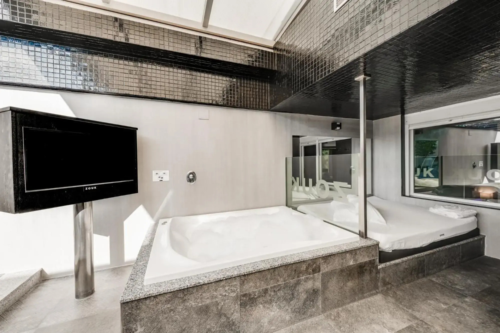 Zouk Hotel - Adults Only