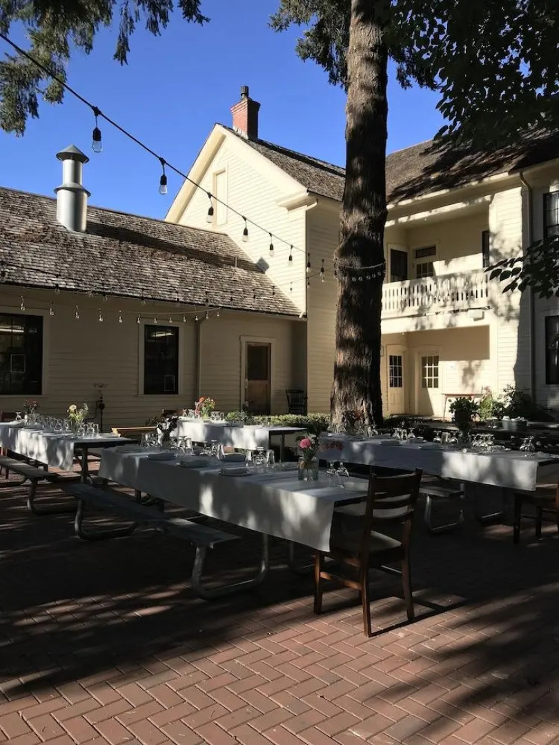 Wolf Creek Inn & Tavern