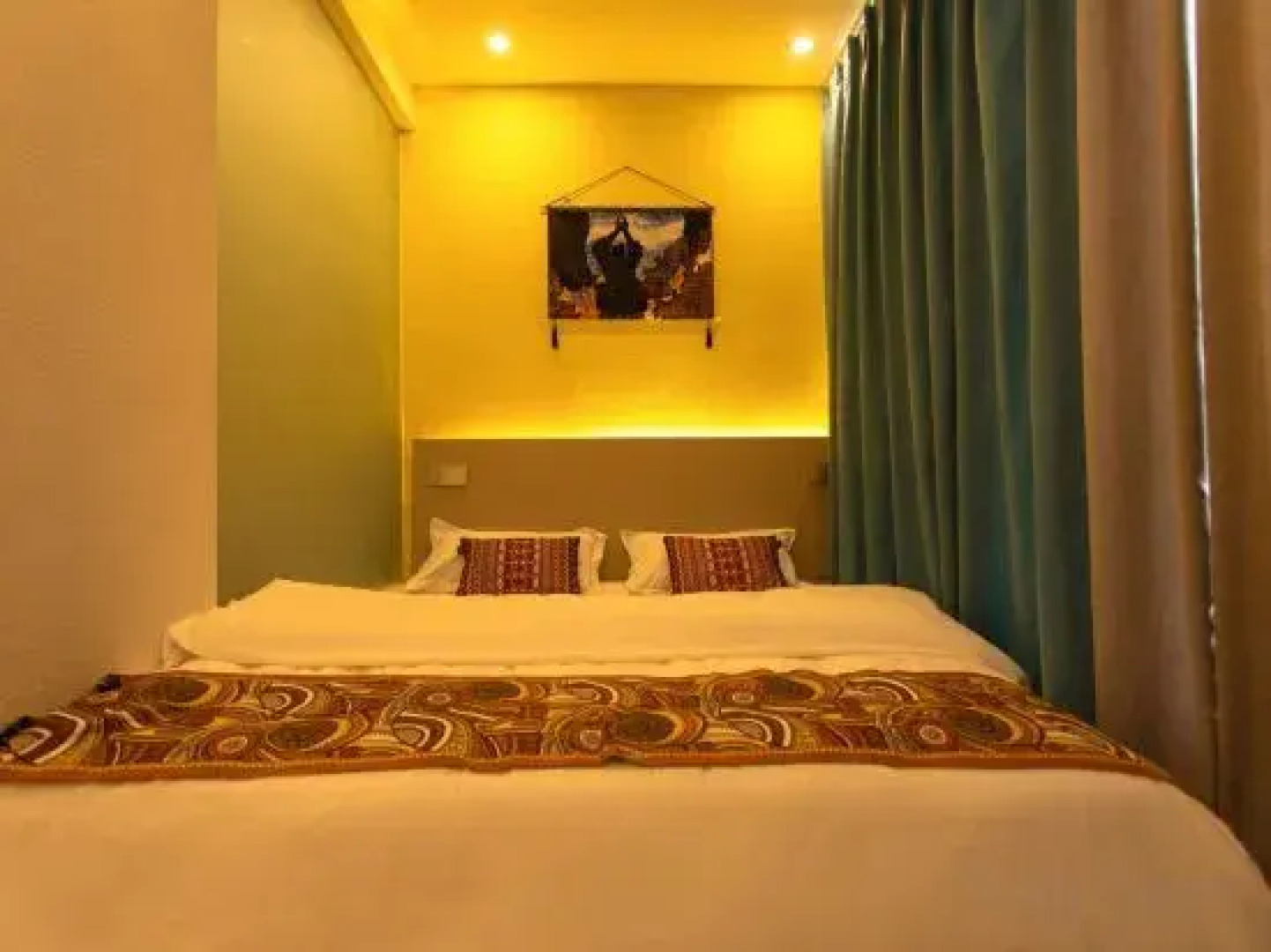 Kangding Wengmu Hot Spring Mountain Villa