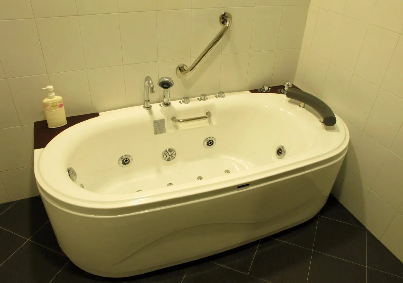 Eight Days Boutique Hotel @ Permas Jaya