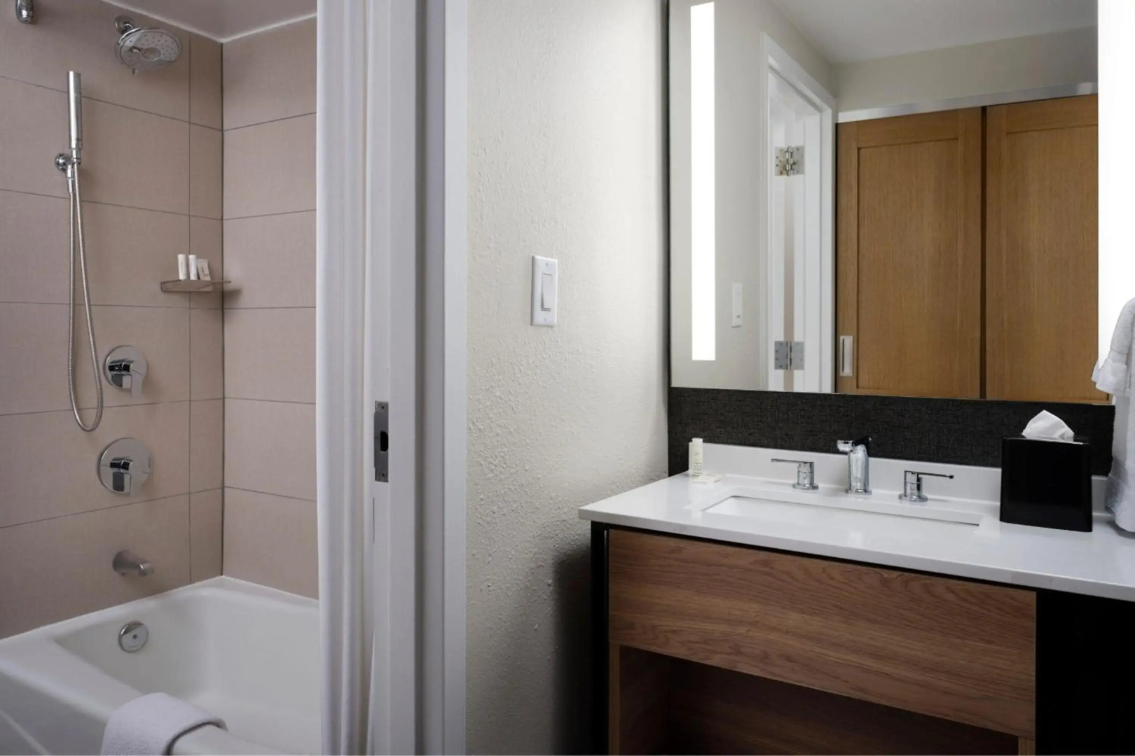 Sheraton Grand Rapids Airport Hotel