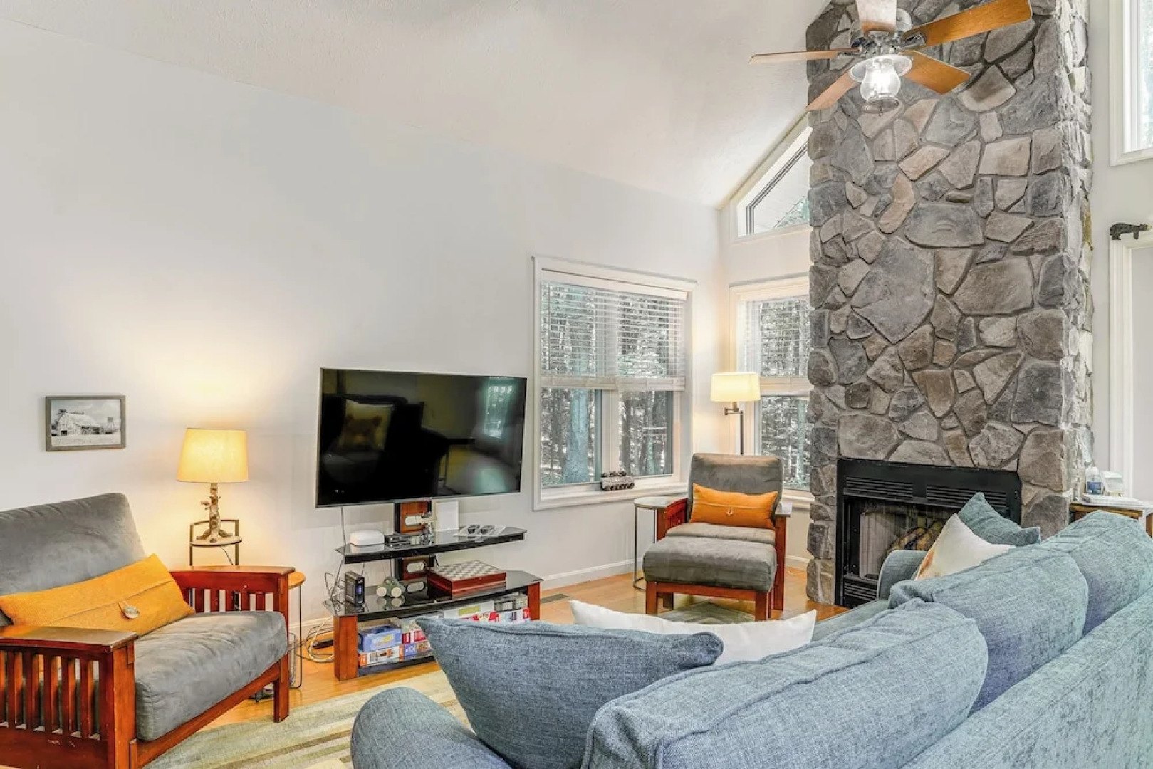 Cabin w/ Deck & Screened-in Porch in New Market!