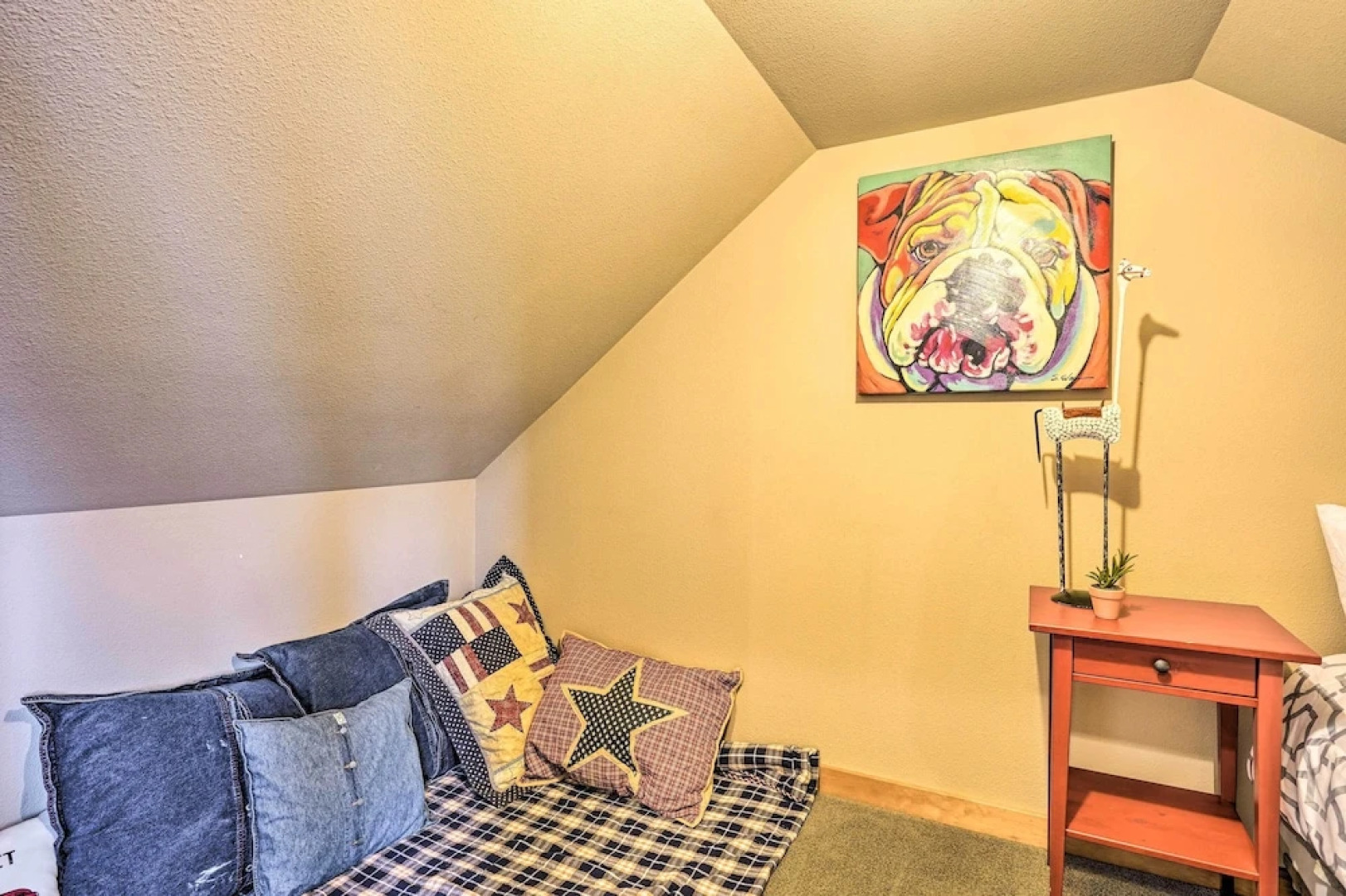 Sisters Getaway w/ Hot Tub ~ Half-mi to Dtwn!