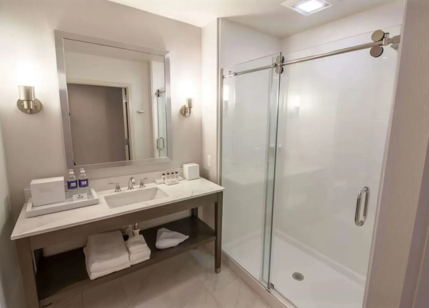 Hotel Renovo Des Moines Urbandale,Tapestry Collection Hilton