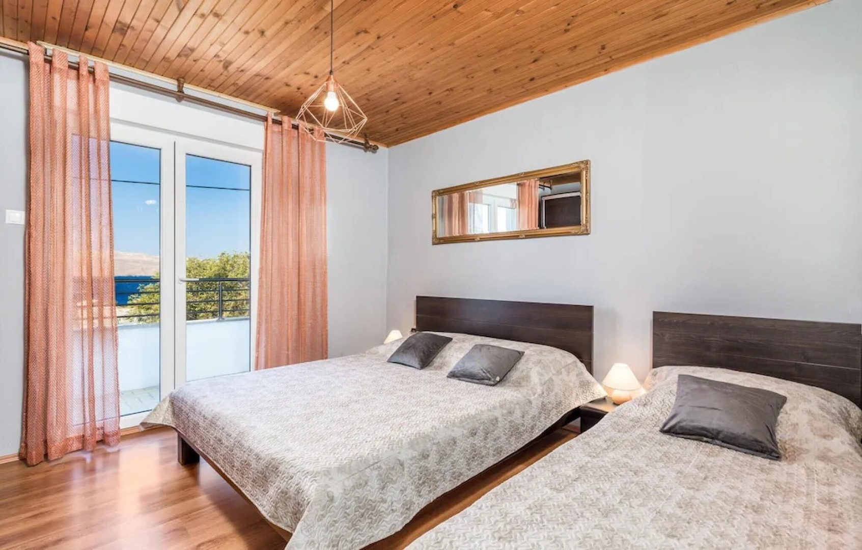 Nice Home in Karlobag With Wifi and 2 Bedrooms