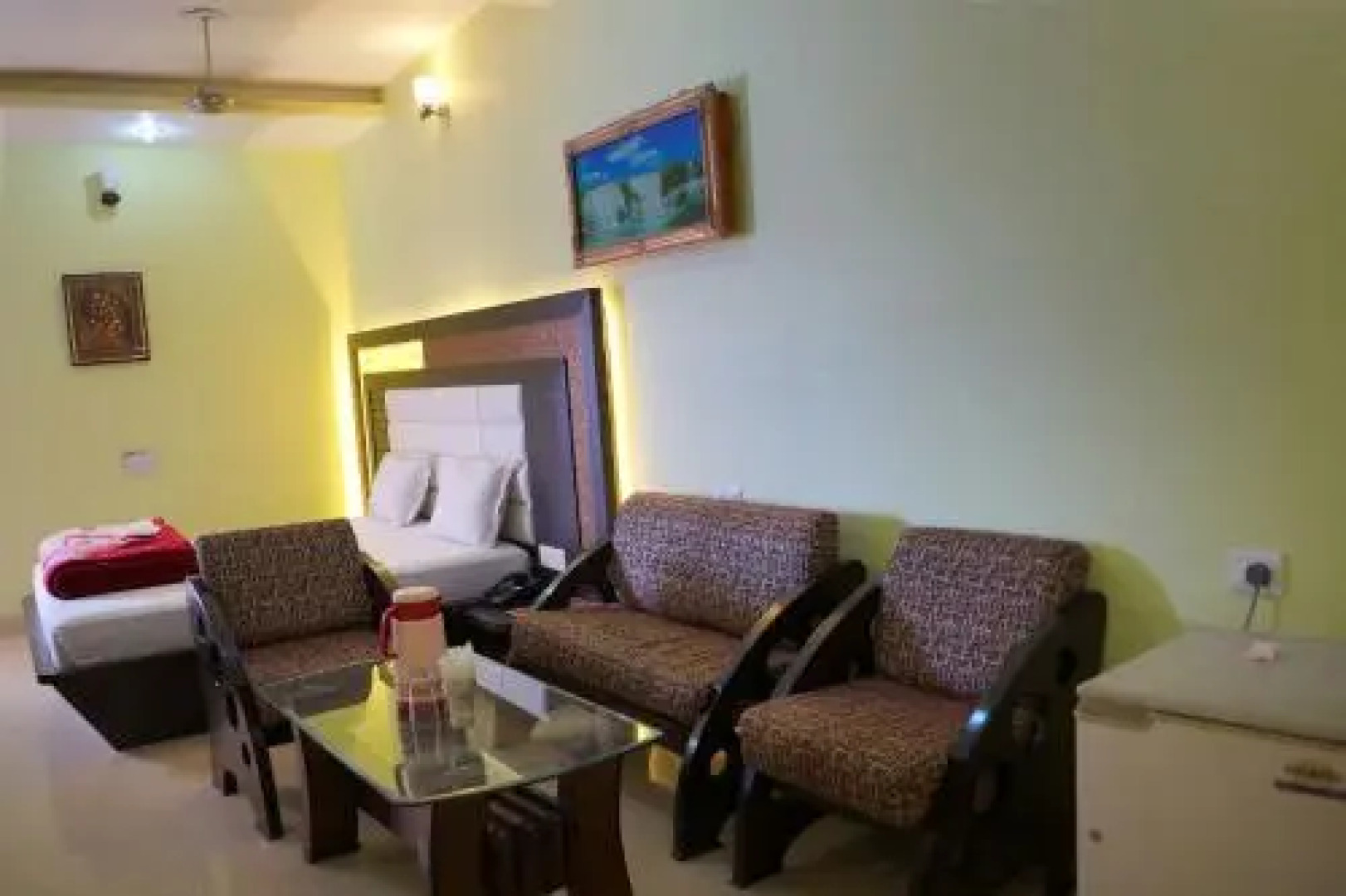 Harman Hotel And Restaurant