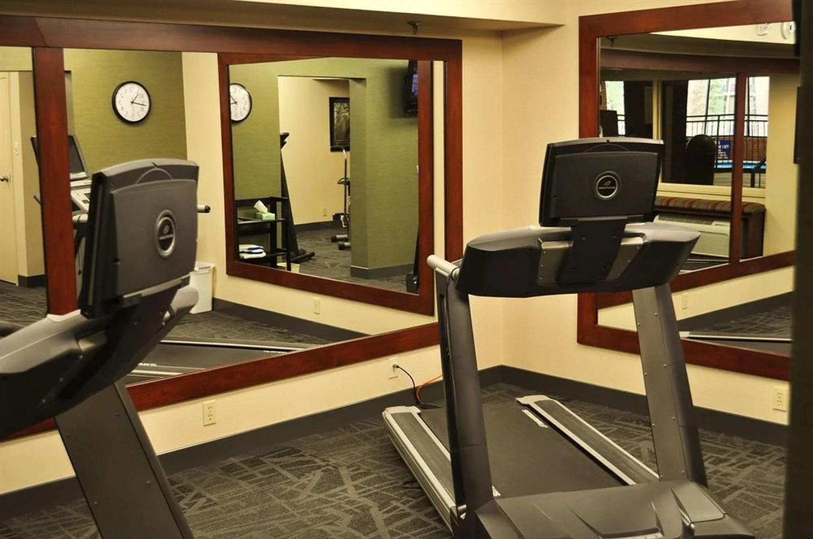 Holiday Inn Express & Suites St. Louis South - I-55