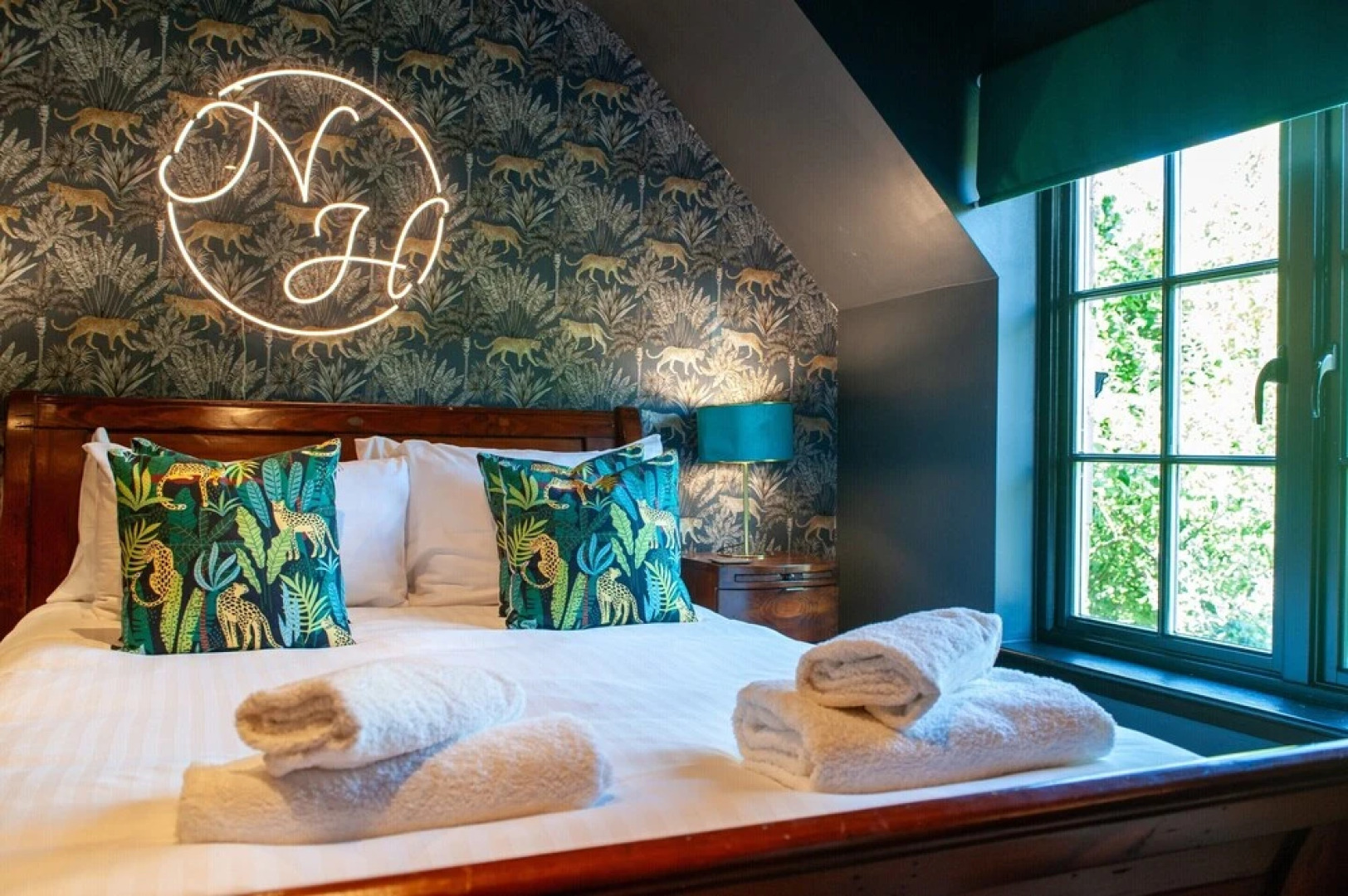 Northern Hideaways Apple Store, Ellingham