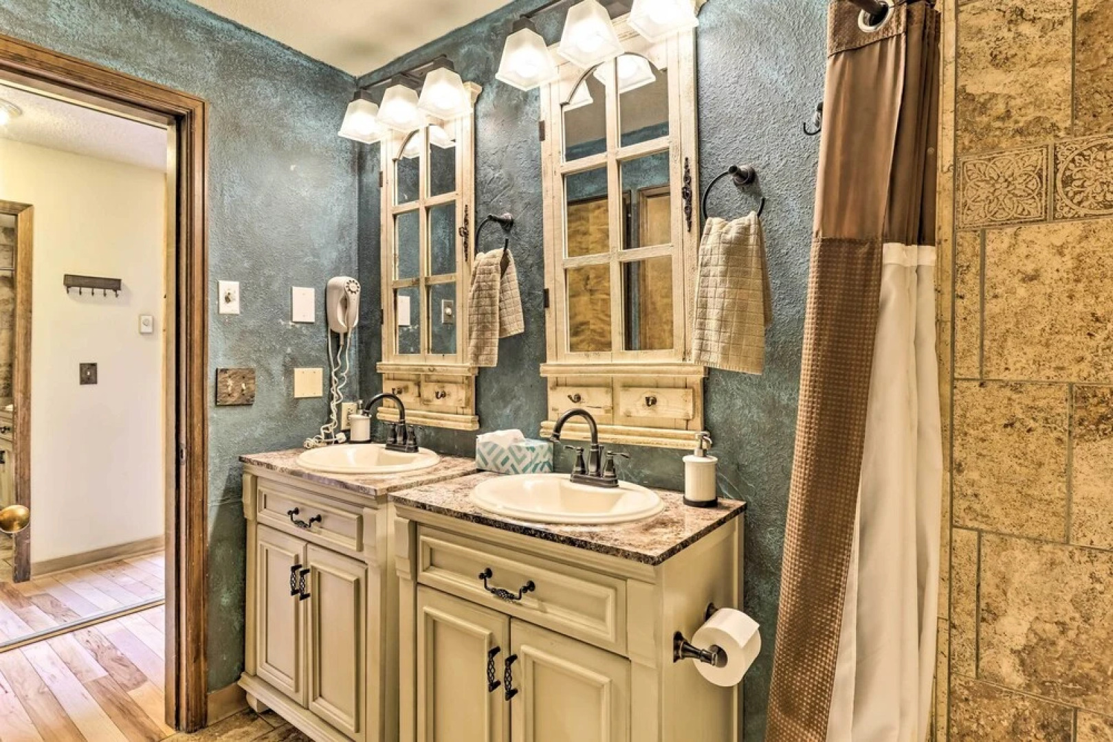 Cozy Granby Mountain Condo w/ Resort Amenities!