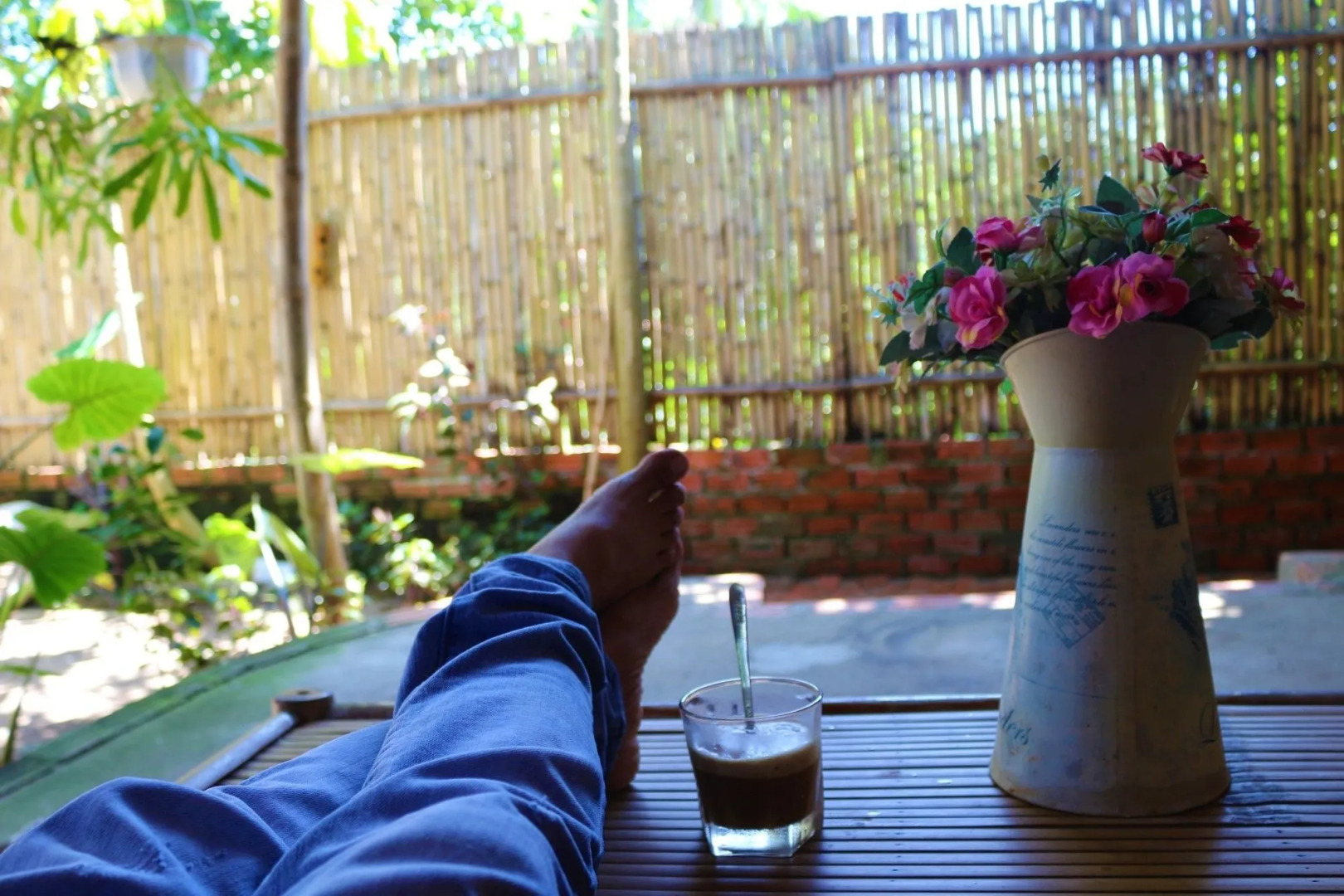 Under the coconut tree - Hostel