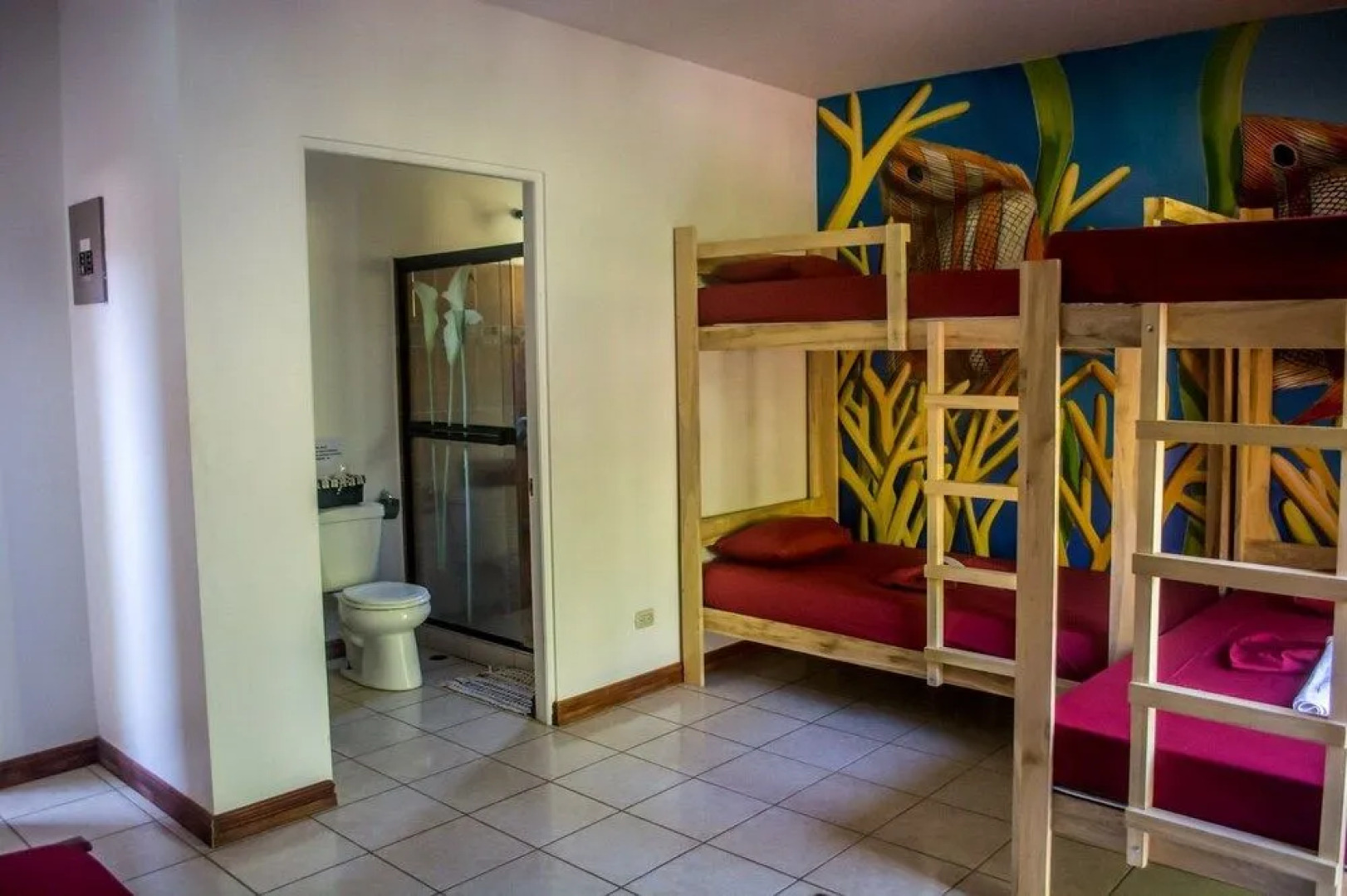 Hostel Dos Monos