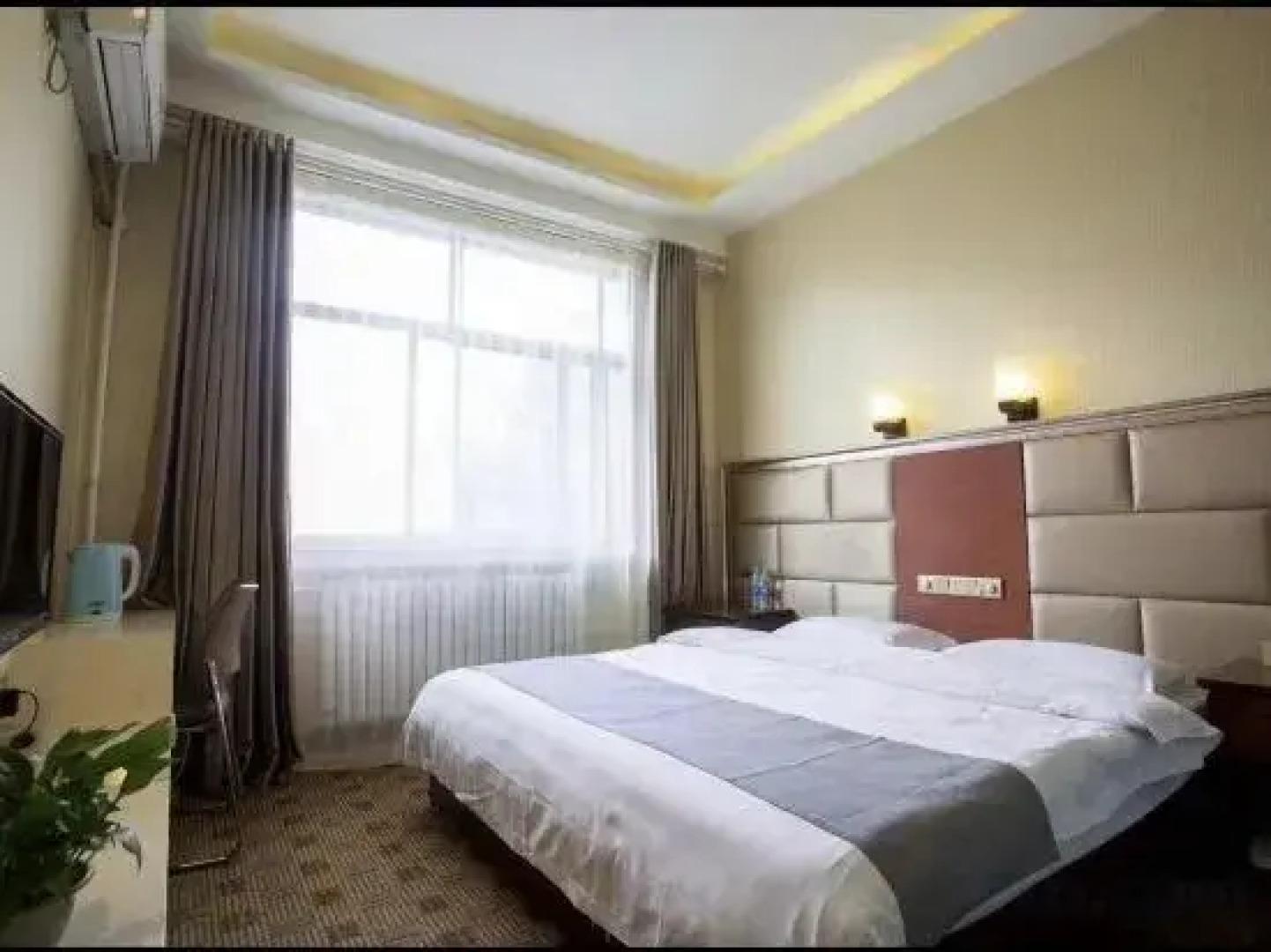 Dingxi Leju Business Hotel (Zhonghua Road)