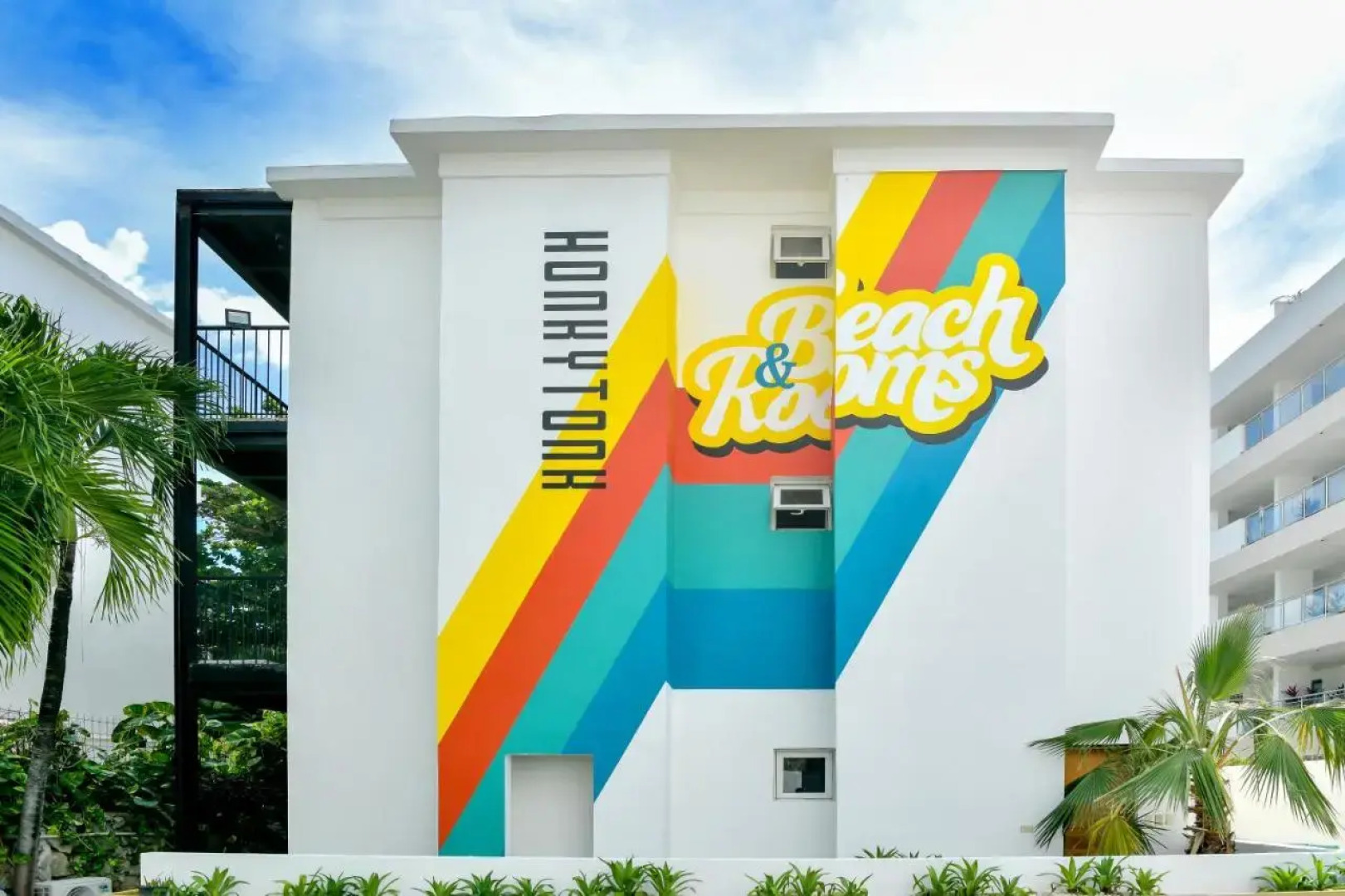 Yara Beach Apartahotel