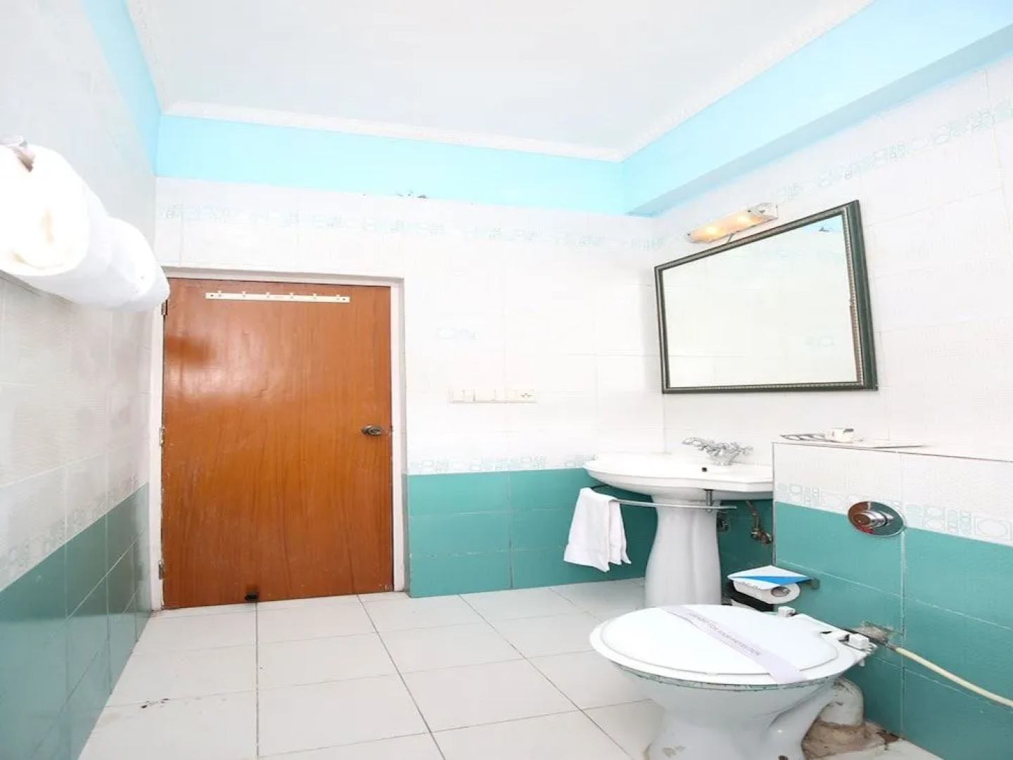 OYO 15710 Hotel Vikrant