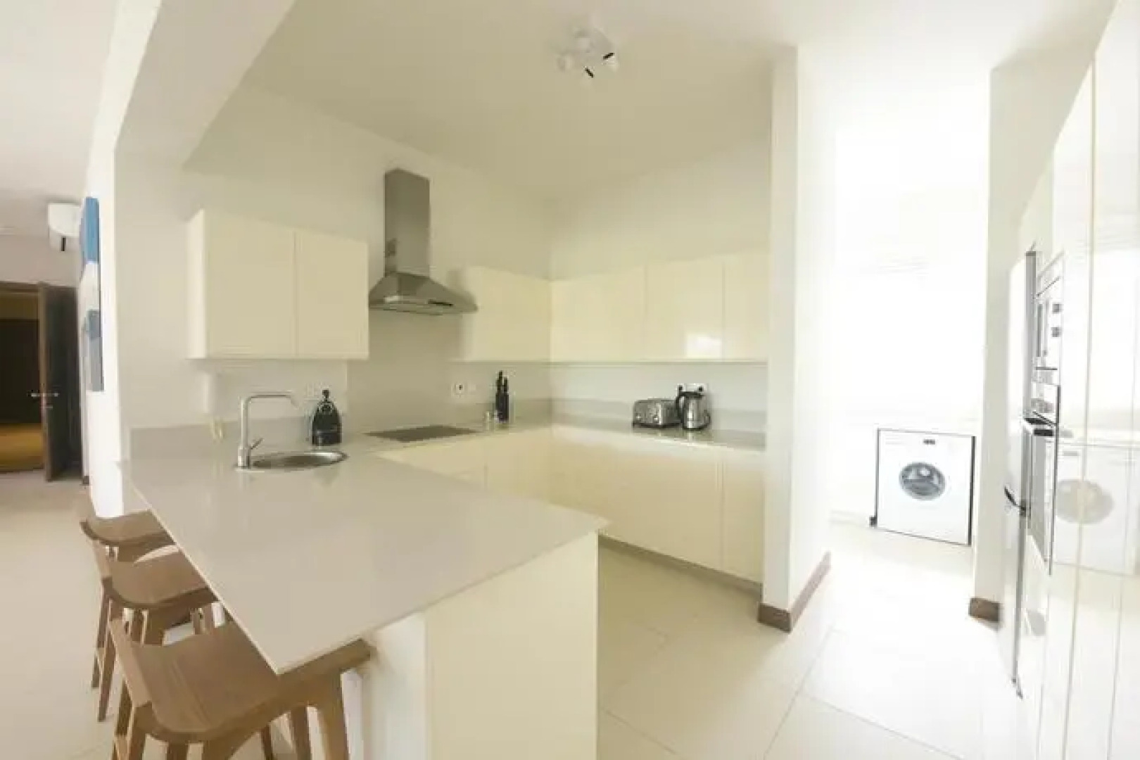 AO Luxury Residence by BARNES