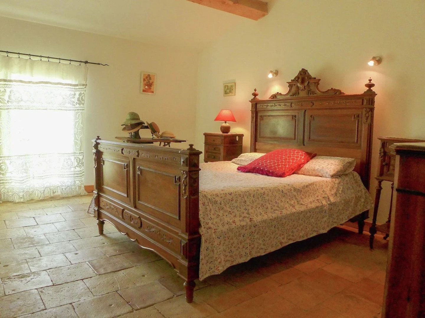 Beautiful, Large Village House With Private Pool and Close to Swimming Beach!