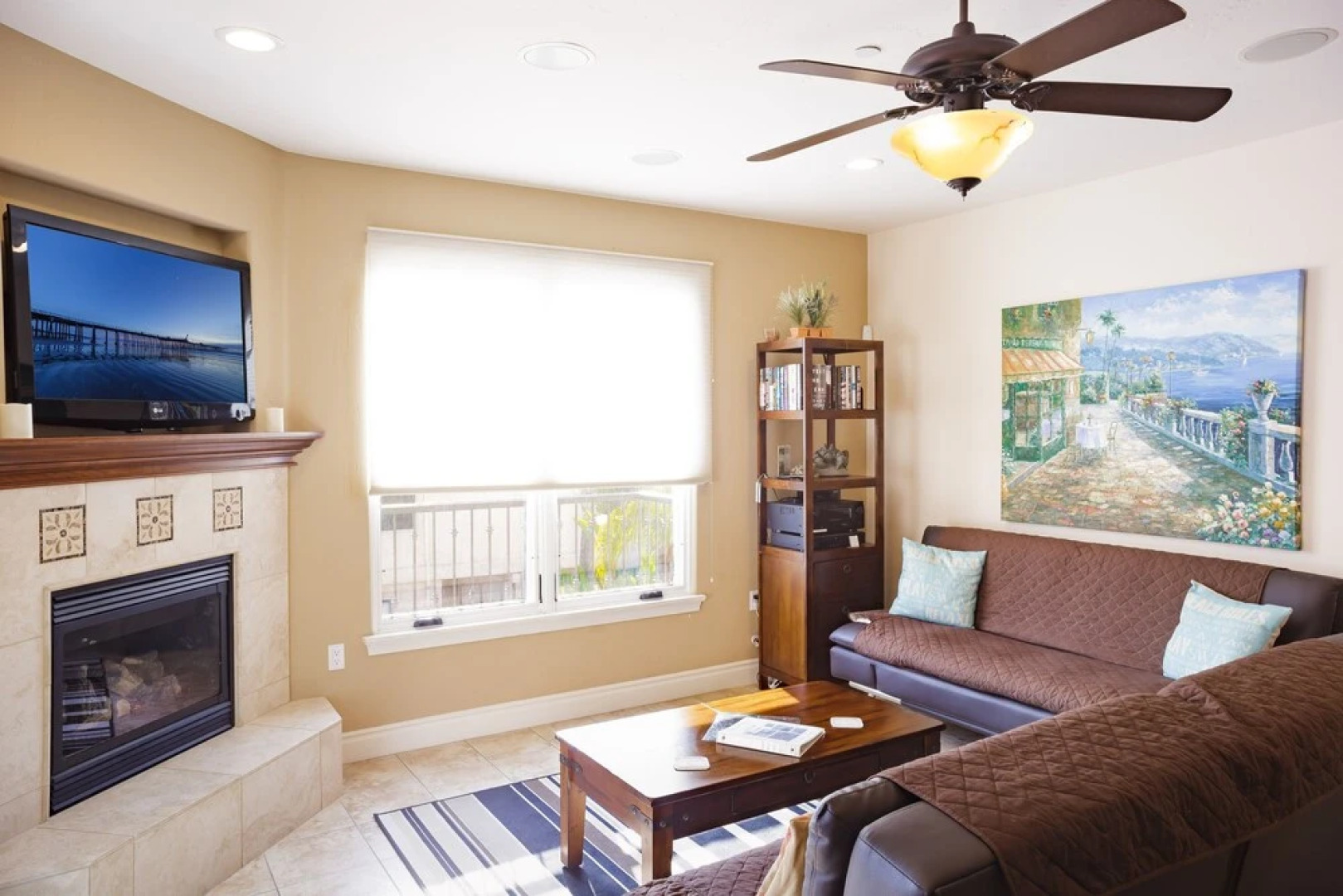 Valentina #202 3 Bedroom Condo by RedAwning