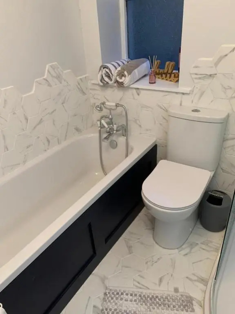 Stunning 3 bed seafront mansion building sleeps 6 adults or 8 with kids