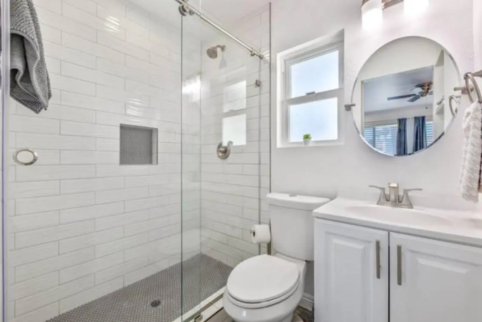 LuxuryTownhome.3Blks2Beach.E-Bikes.75”4kTV